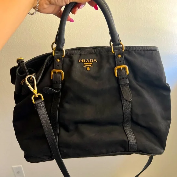 Black authentic prada bag for sale :)